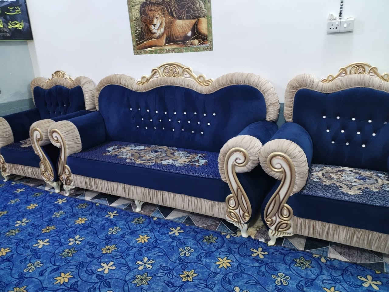 سلام عليكم عيني تخم ملكي درجه أولى تركي عشر مقاعد  ٩٠٠ وبي مجال
***********
