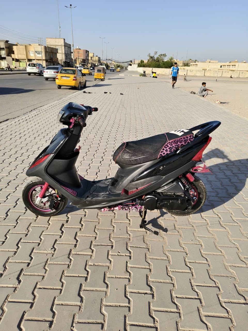 مكينه 58 ونص 4 ولفات تزويد المكينه اصلي
روله 600
كلجات اصليه سعرهن 200
عقل رياضي 
كابريترقفاز حجم 34
مكينه تشك الكاع وخرسه 
سعر 850 مجال بصييط
***********
كربلاء
