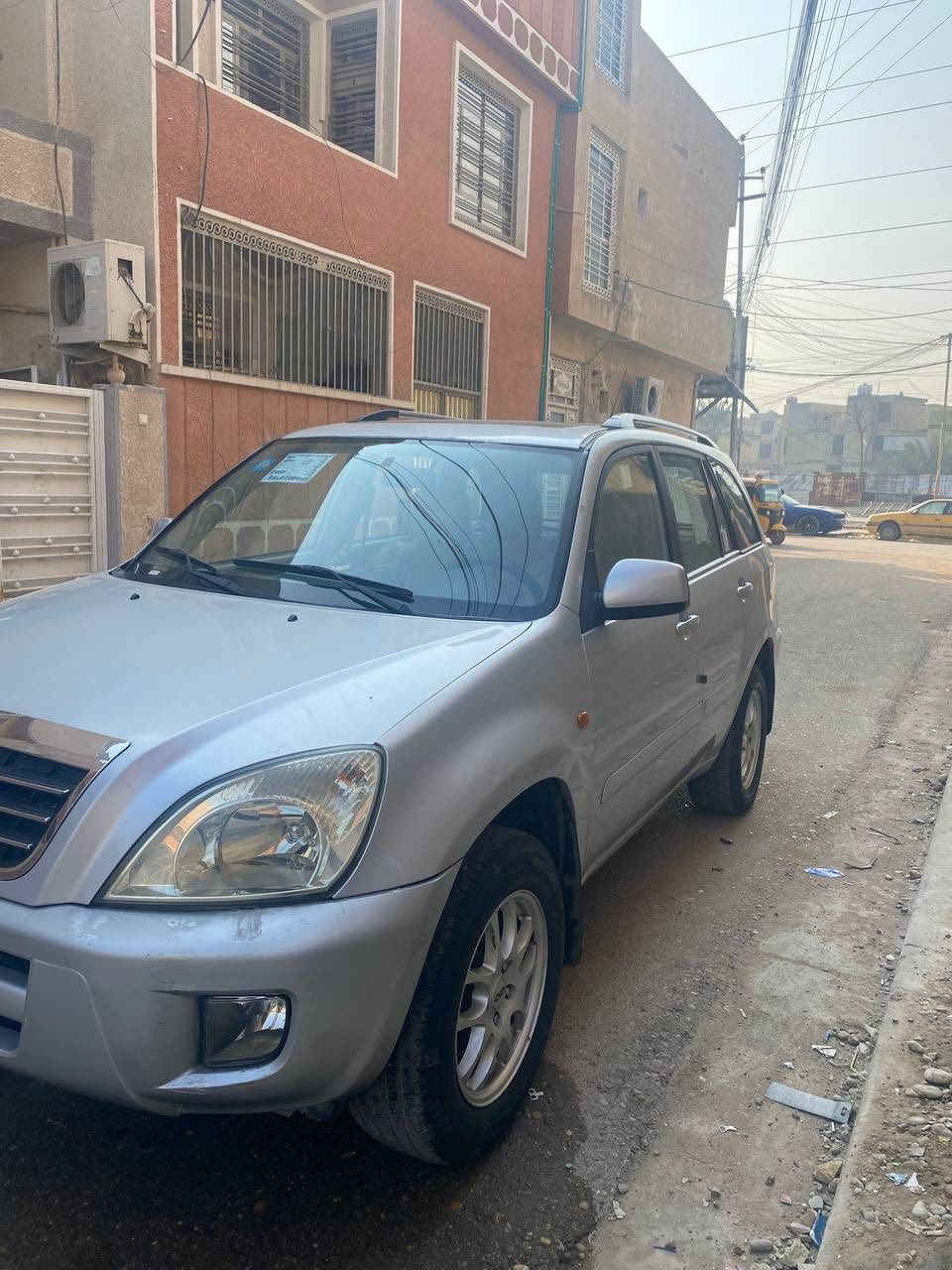 السلام عليكم تيكو 2012 للبيع بدون ضرب بدون صبغ سياره حلوه نظيفه داخل بالجيس شاشه كامره تحكمات ستيرن . فتحه سلايد روف 
سياره كير مكينه بوضع جيد 
السعر 75 وبيه مجال 
مكان صليخ او قرب مركز شرطه صليخ 

  ***********غير متواجد عله الفيس
