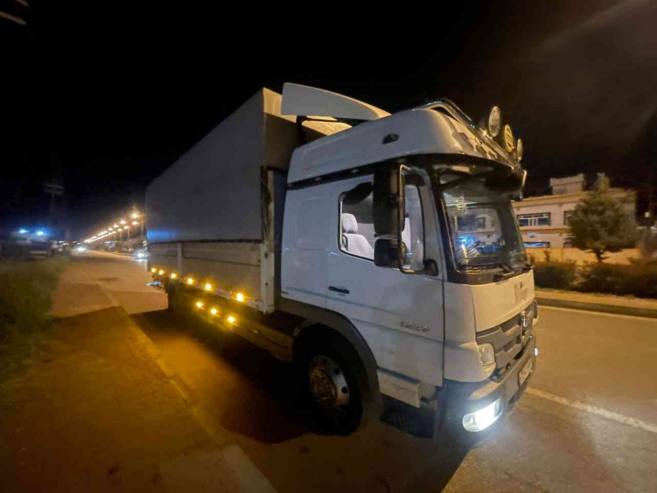 السلام عليكم اتيكو موديل 2007حجم 29 فول مواصفات تبريد تتفه جوبلس امامي خلفي طول 7وربع الشاصي ما مفطور بشرط تاير 22و نص مكان السياره سليمانيه الموشراي لا يتصل  ***********.  ***********
