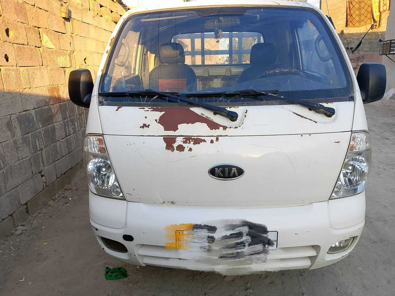 السلام عليكم كيا حمل للبيع موديل 2012 رقم واسط انجليزي مكينه بيها بخار وبسمي مكاني بغداد مقفوله عدد دوسات ***********
