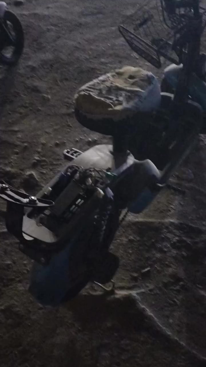 السلام عليكم
بايسكل شحن حجم مثل ما موضح بلصوره نقص بطاريات وحساس ملف (السعر50 مابي كل مجال). 

الموقع كربلاء الحر الصغير 

رقمي: ***********
