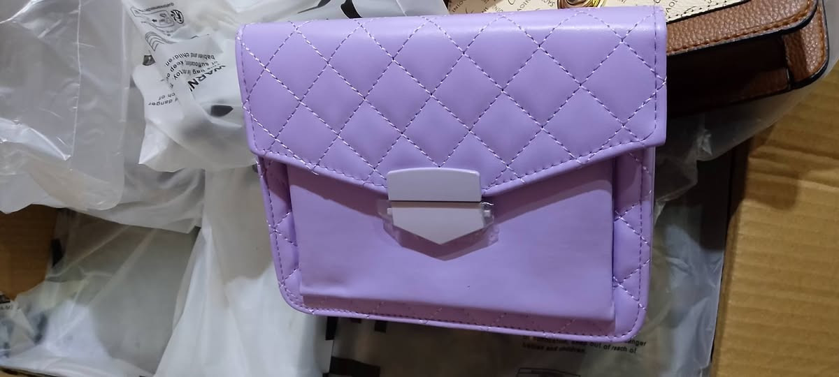 توفر حقيبه نسائي جلد طبيعي ماركة لوفيتو وشي أن


**إذا كنت صاحب هذا الإعلان وتريد حذفه لأي سبب، رجاءا أرسل رسالة إلى الدعم الفني**