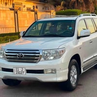 لاندكروز • ٢٠١١ • فول ١/١ فتحة
