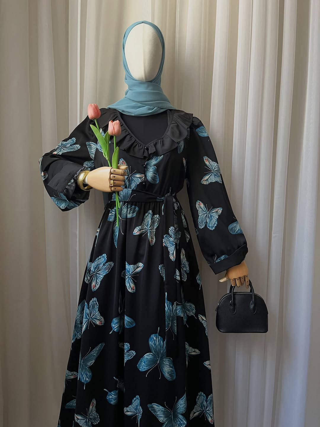 ⁨	السعر/35 الف 
القطعة/ فستان فراشات مع حزام 🦋🩵🖤
ماركة/كوالتي ممتاز جدا
القماش/ راقي جدا و صيفي بارددد يجنننن 
القياس/موفرين 36 الى 44
الطول/132 سم 

توصيل 🚕
لكل محافظات العراق ( 5 الف )
تتوفر خدمة دفع عن طريق زين كاش
وماستر كارد⁩⁩


**إذا كنت صاحب هذا الإعلان وتريد حذفه لأي سبب، رجاءا أرسل رسالة إلى الدعم الفني**