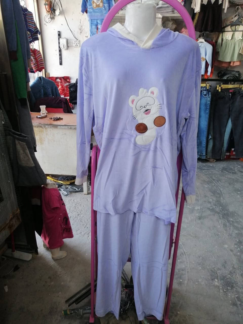 #سعر القطعه ٥الاف فقط فقط
#دشداشه نسائي
#تراكات_نسائي
#جاكيت نسائي
#يوجدتوصيل
#العنوان_فلوجة_حي الشهداء شارع مرطبات مشمشه مقابل عيادة دكتور وليد الفهداوي مجاور مكتب العراب للموبايل
#للحجزخاص او واتساب ***********
