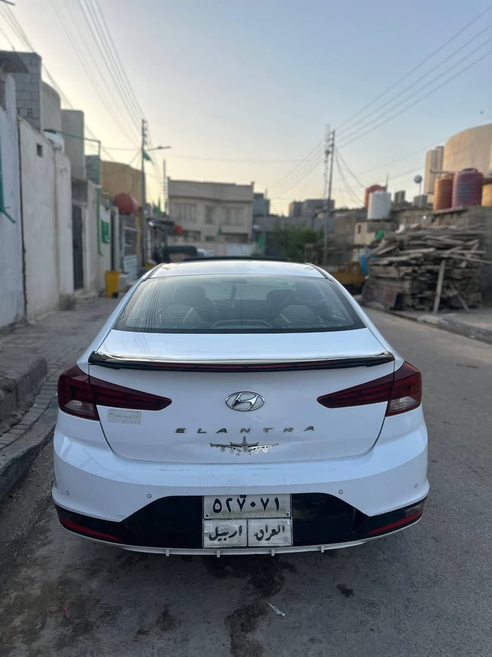 سلام عليكم سياره النترا موديل 2019 خليجي رقم شمال سنويه منتهيه  مكينه 2000 دوش سياره جديده تحكم ستيرن مرايات شفط كير مكينه تبريد كفاله بيهه بارد جاملق وباب صفحتين السعر 130 وبيهه مجال قليل مكان البصره رقم ‭***********‬
