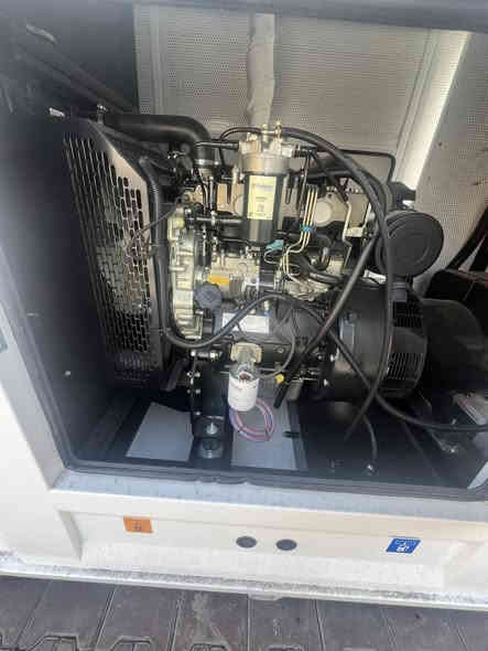 السلام عليكم.                                                 توفرت مولدات بيركنز انكليزي اصلي كافة الاحجام من 20 كيفي الى 2000 كيفي 
رأس توليد لوري سومير فرنسي 
كاتم مستورد بنسبة عزل 85٪ 
كاتم محلي بنسبه عزل 95٪
شاشة حماية ديبسي انكليزية 
ضمان حقيقي سنة او الف ساعة عمل ايهما اقرب 
نظام اوتو 
وبشهادة منشئ مصدقة من السفارة العراقية في بلد المنشئ 

توصيل داخل بغداد مجاني 
ويوجد توصيل لكافة المحافظات 

العنوان الكراده شارع 62
للاستفسار عن الاسعار 
مراسلة الصفحة 
او الاتصال على الرقم التالي ***********
