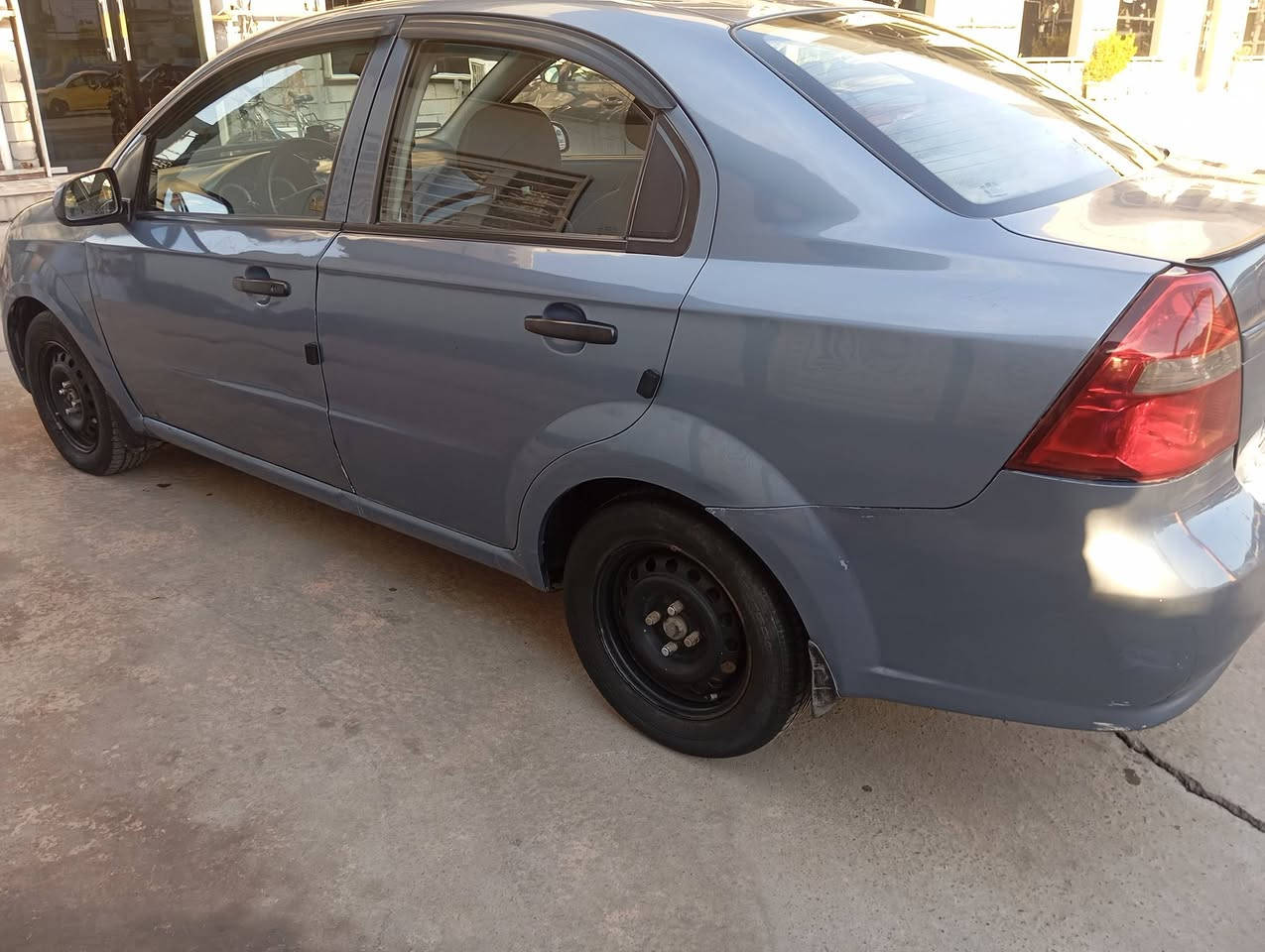 افيو كوري ( كير اوتوماتيك + جامات كهرب )  موديل 2009 رقم نينوى الماني وسنوية عظم  جديدة+ كابون بانزين   السعر ( ٦٠  ورقة )وبيها مجال للاتصال ***********  او ***********    (***********  او ***********)
