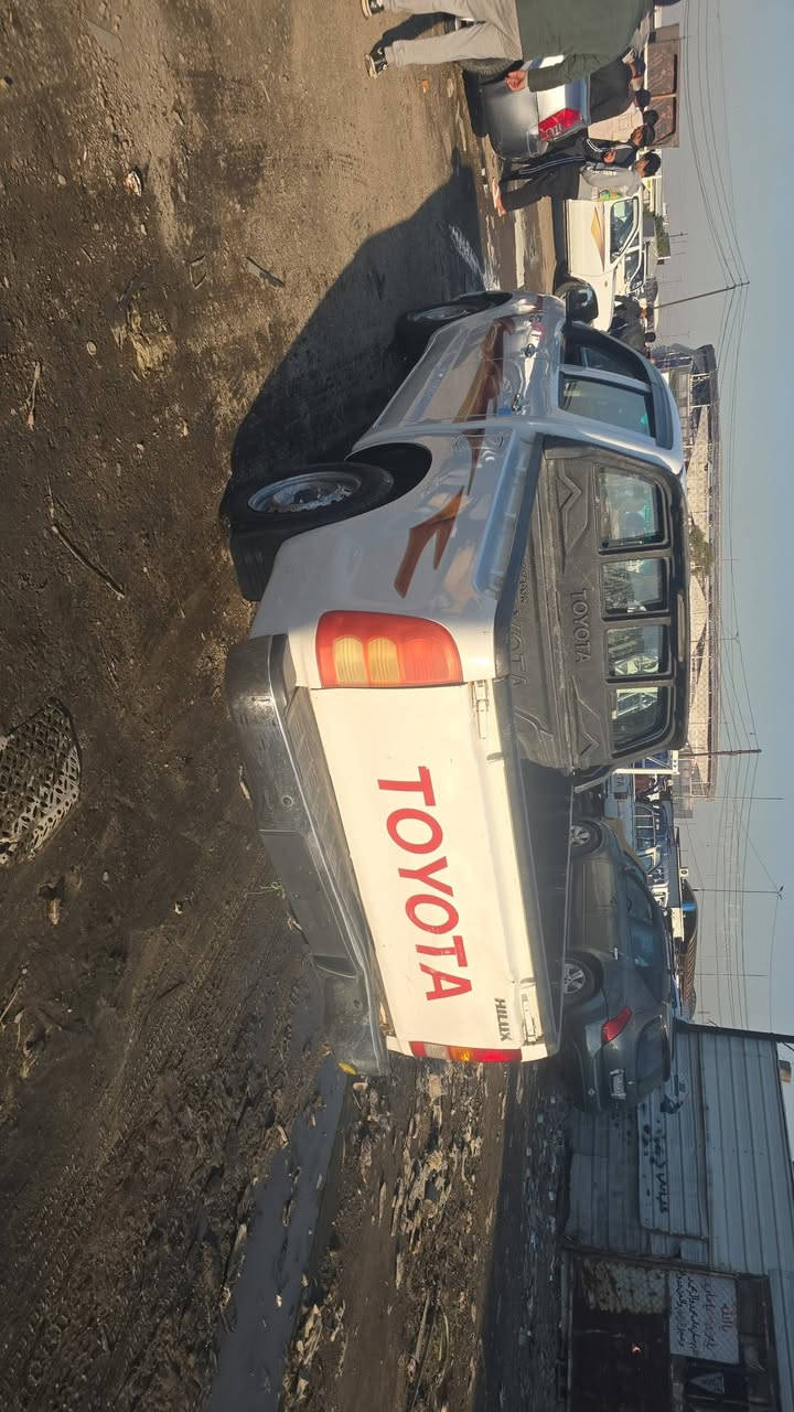 السلام عليكم 
بيك اب موديل 11 كير عادي  بغداد 
بيه جاملغ مثل ما موضح بالصوره فقط
 كير محرك مكفول 
السعر 145
***********
