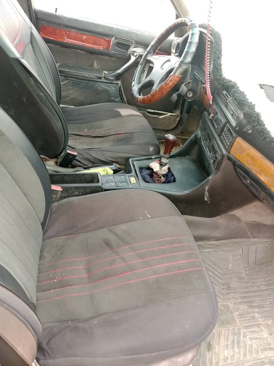 بيم 735 مكينه وكير شرط وشرط التحويل و وكاله سياره حيل نضيف بس يراد صبغ السعر 20وبي  ***********
