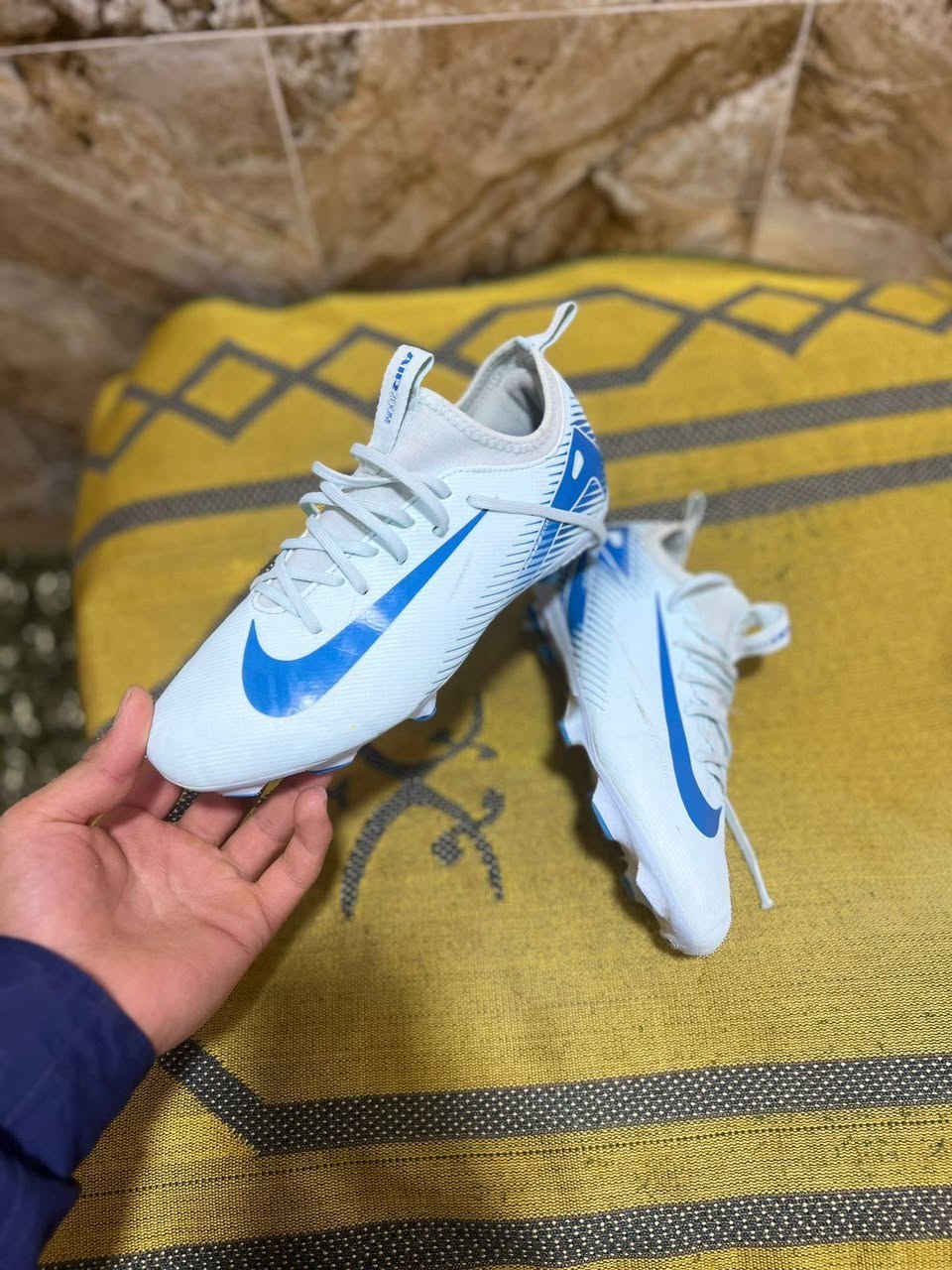 حذاء آير زوم وسبورت رياضي
الاصلي باله اوربي 
الآير زوم قياس 37.5
السبورت قياس 40
ابيعهن سوا ثنينهن 35الف مال تصفيه


**إذا كنت صاحب هذا الإعلان وتريد حذفه لأي سبب، رجاءا أرسل رسالة إلى الدعم الفني**