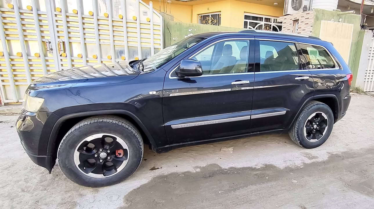 السلام عليكم
جيب خليجي خليجي  لمتد لون اسود مميز رقم بغداد موديل 2012 بأسمي
فول مواصفات 
4×4 - بانوراما طكتين- تحكم استيرن جهتين  - مثبت سرعة - مري قلاب- شاشة كبيرة - كاميرا - حساس امامي وخلفي - زراكات مي - جكات - كشنات كهرباء- ماوس تحكم وضعيات قيادة- كشنات كهرباء -محرك 3600 المرغوب- البصمة بيه عطل 
ماشية 200
حدادية توب تبريد ممتاز 
كير ومكينة خير من الله وبدون تنقيص أو تبخير وتخم تاير جديد
قطعتين صبغ بدون معجون الجاملغ الخلفي والباب واكو زرف بالبنيد اثر طلقة
سونار موجود
مكاني الحله 
***********
السعر 167$$
