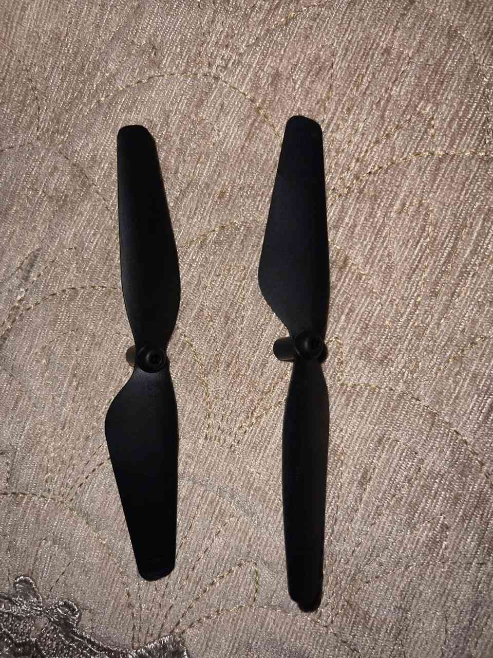 السلام عليكم
اخوان ادرون  4DRC V13
كامره بدقة HDب750 ال1080 بكسل 
ياخت تقلا بل جو بيها جثير مواصفات 
البطاريه مالتها اذا تشحنا فول ياخذك 15 طيران با جو حساسا 360 درجه   
السعر  بل موقع 100 دولار 
انطي سعر بي ما يرضي الله


**إذا كنت صاحب هذا الإعلان وتريد حذفه لأي سبب، رجاءا أرسل رسالة إلى الدعم الفني**