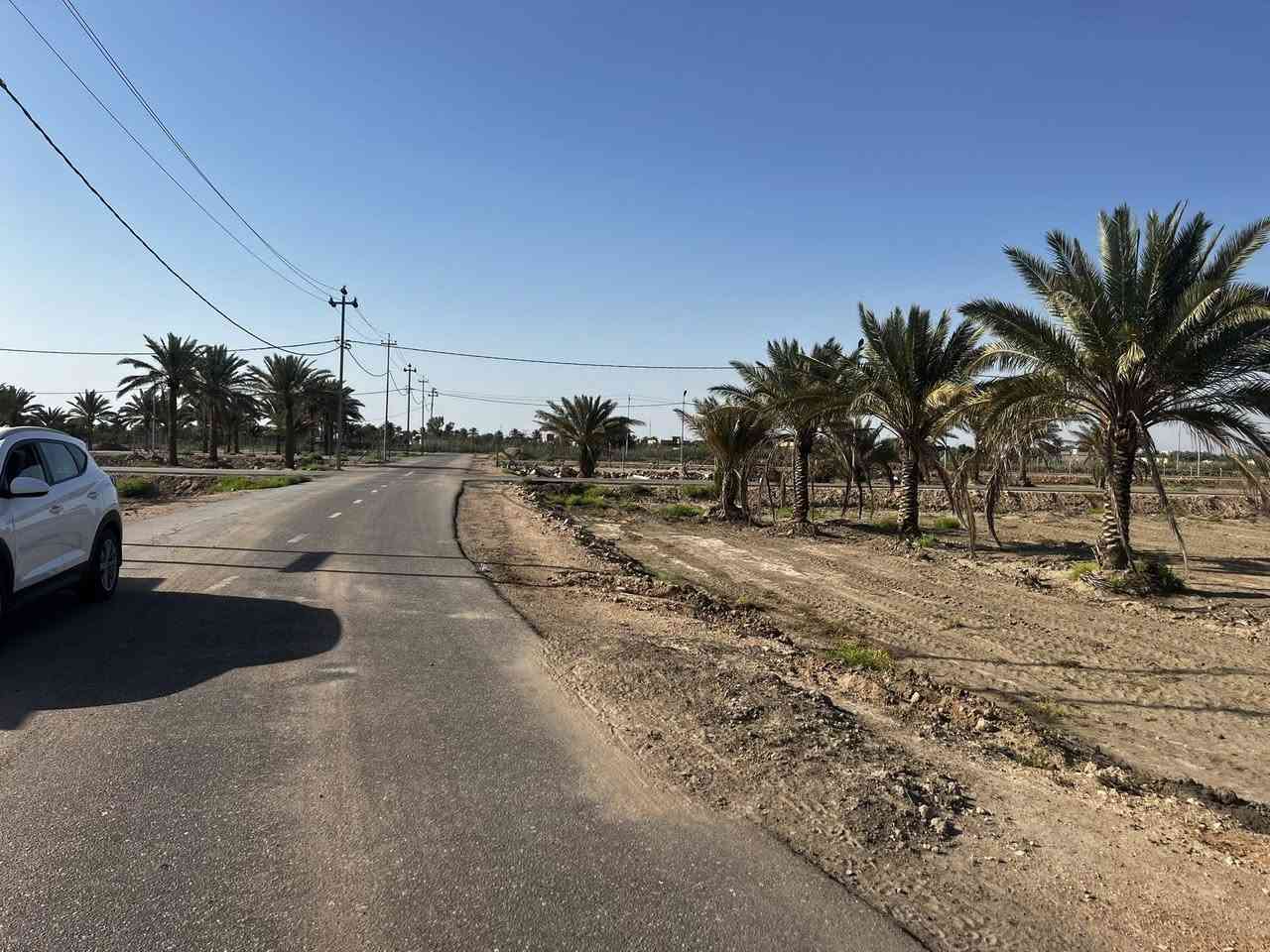 قطع اراضي مقسمه على شكل 

600 متر بواجهة 20 م ونزال 30 م 

الخدمات : ماء اسألة ✅
                 كهرباء ✅
                 تبليط ✅

جنس الارض طابو زراعي سند 25 

نقل ملكية مباشرةً بأسم المشتري 

موقع الارض طريق حلة نجف مجاور جامعة بابل 

تبعد عن شارع حله نجف 800 متر فقط 

للاستفسار ***********
