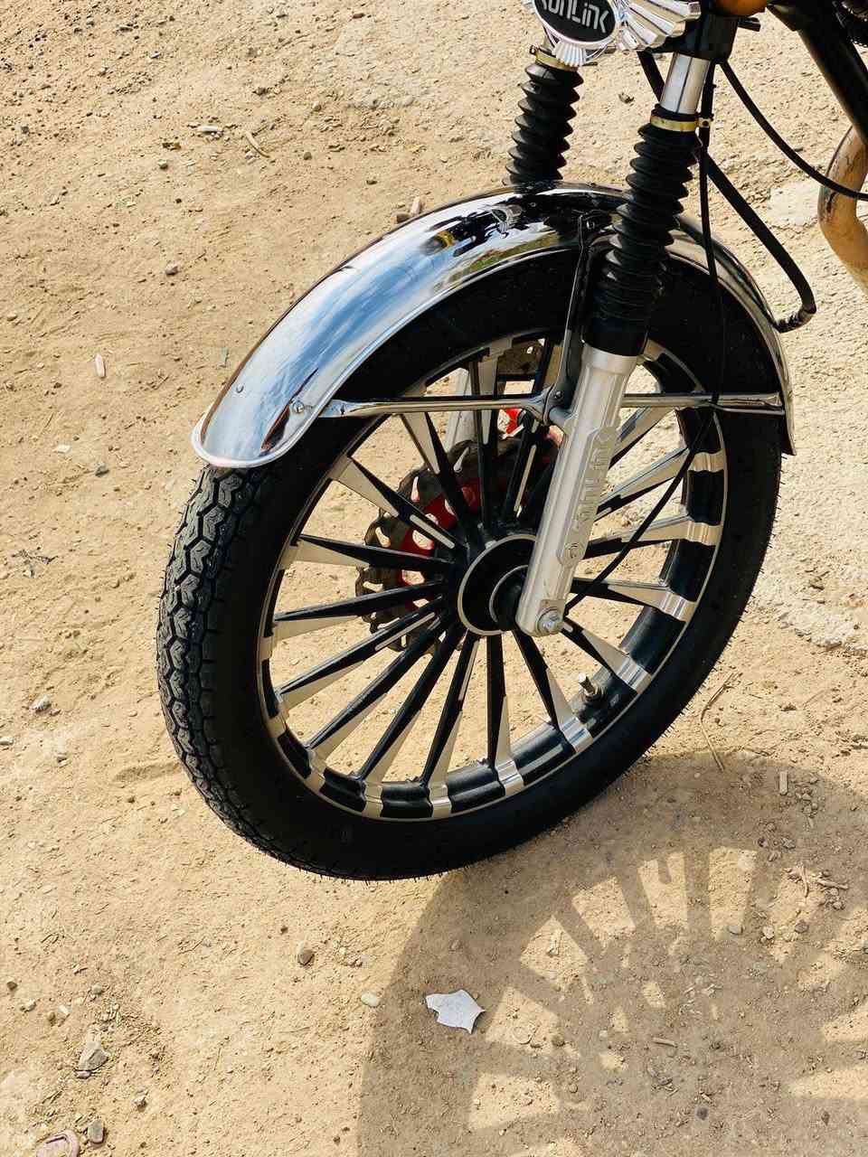 سلام عليكم دراجه للبيع المديل 2025 مكينه 200Cc بصمات بيه كله شغاله السعر 600وبيه مجال قليل الرقم ***********
