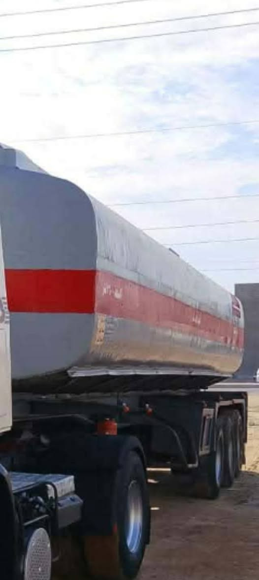 فولفل اف 12عاليه محرك كير اكسن كفاله عامه تخم تاير راس سحال بي 4تايرات فقط سنويه طوناج كله جديد سنويه صهريج وبدي ا4لوحات سياره تحفه الف مذب عليه سعرهه 170/وبيهه مجال الطيبين ***********
