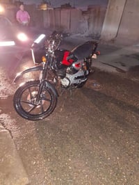 بوكسر للبيع كمله زنون مكينه خير من الله تايرات نضاف كهربايات كلها شغال...