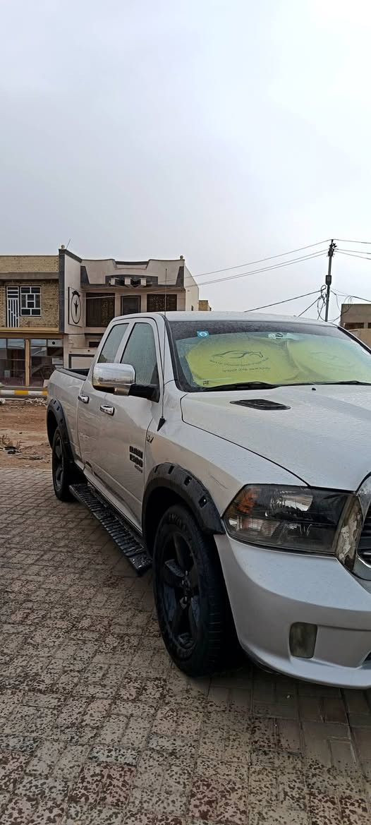 السلام عليكم ورحمة دوج رام كلاسك  موديل ١٩ رقم بغداد تحويل مباشر باب قصير بدي طويل كير مكينة كفالة ٣٦٠٠ مكفولة من الضربة القوية فقط صبغ حزام جمالية مكانها واسط صويرة *********** السعر ١٦٥ وبي مجال قليل
