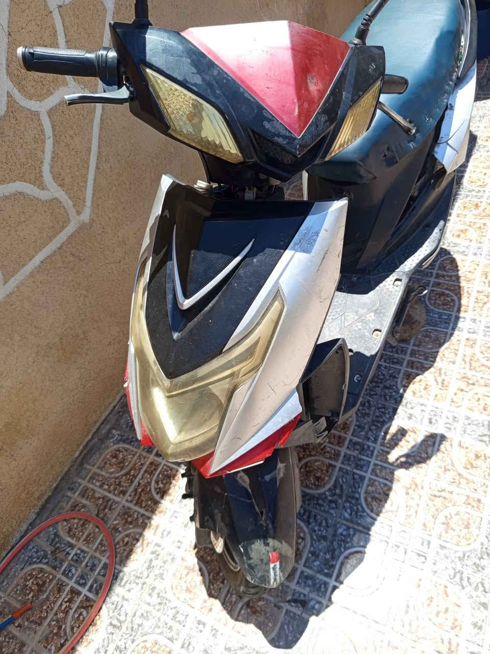 السلام عليكم دراجة سكنس شحن للبيع بدون بطاريات عقل جديد مامشدود بعدة للاستفسار على هذا الرقم  *********** واتساب مفتوح ايضا
