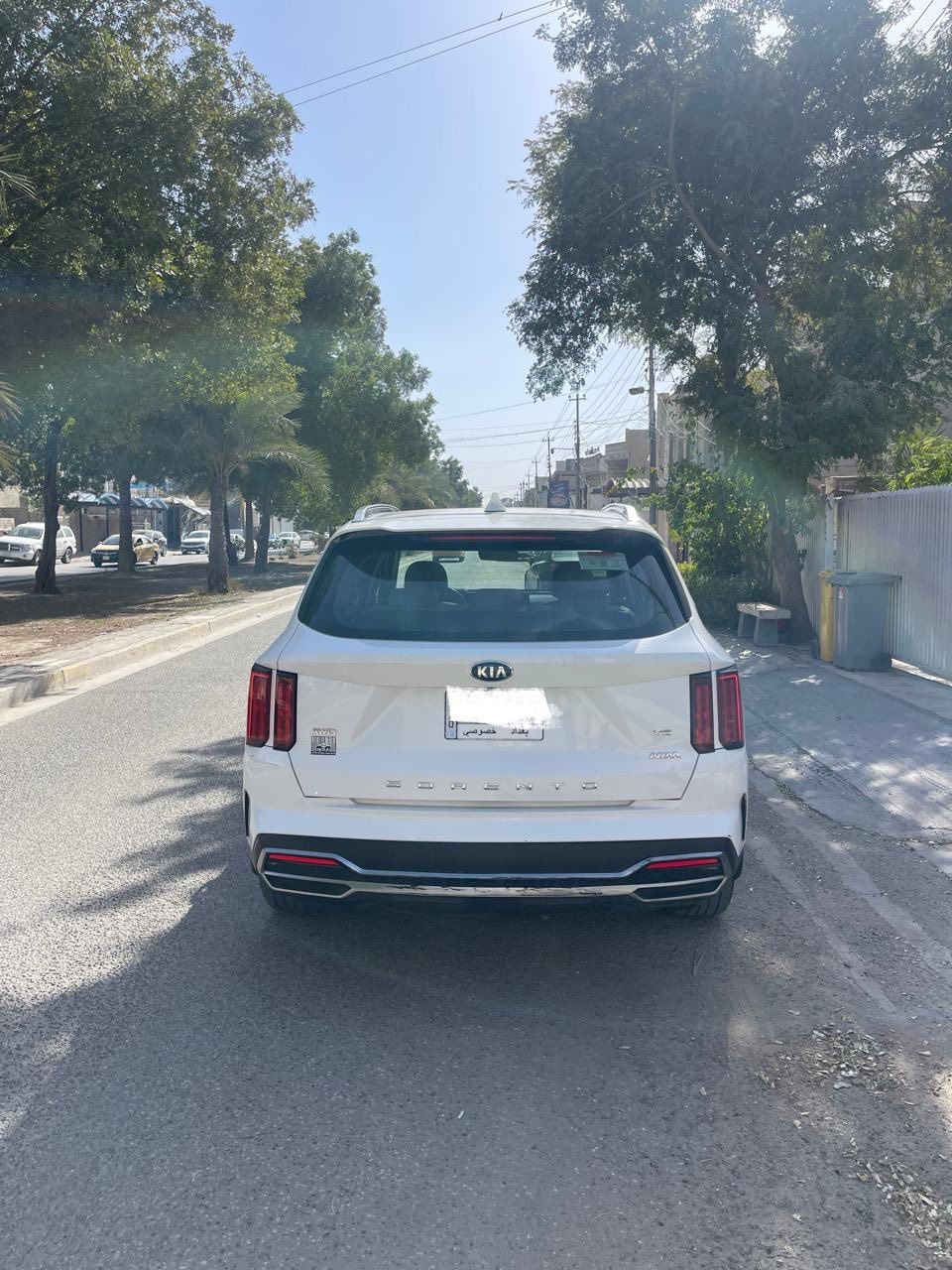 سلام عليكم سيارة سورنتو للبيع2021 
فوول 1/1. Vib 
5 كاميرات محيطيه فوول مواصفاته    
كشنات تدفئه تبريد + كهرباء 
تبريدهه ثلج ❄️ 
سقف بانورامي بالكامل 

ماشية67 الف فقط حقيقي السياره 

السياره محافظ عليهه بانزين محسن  
السياره محركهه 6 اسلندر

سايد بريك كهرباء 

دفع رباعي فور ويل 

٤ انضمه قياده 

كير ماوس 

تخم تاير جديد
وارد خليجي كفاله عامه من الضربه والبارد والخدوش
مكان السياره( السيدية) للاتصال (***********)  
 السعر 283 ورقه
