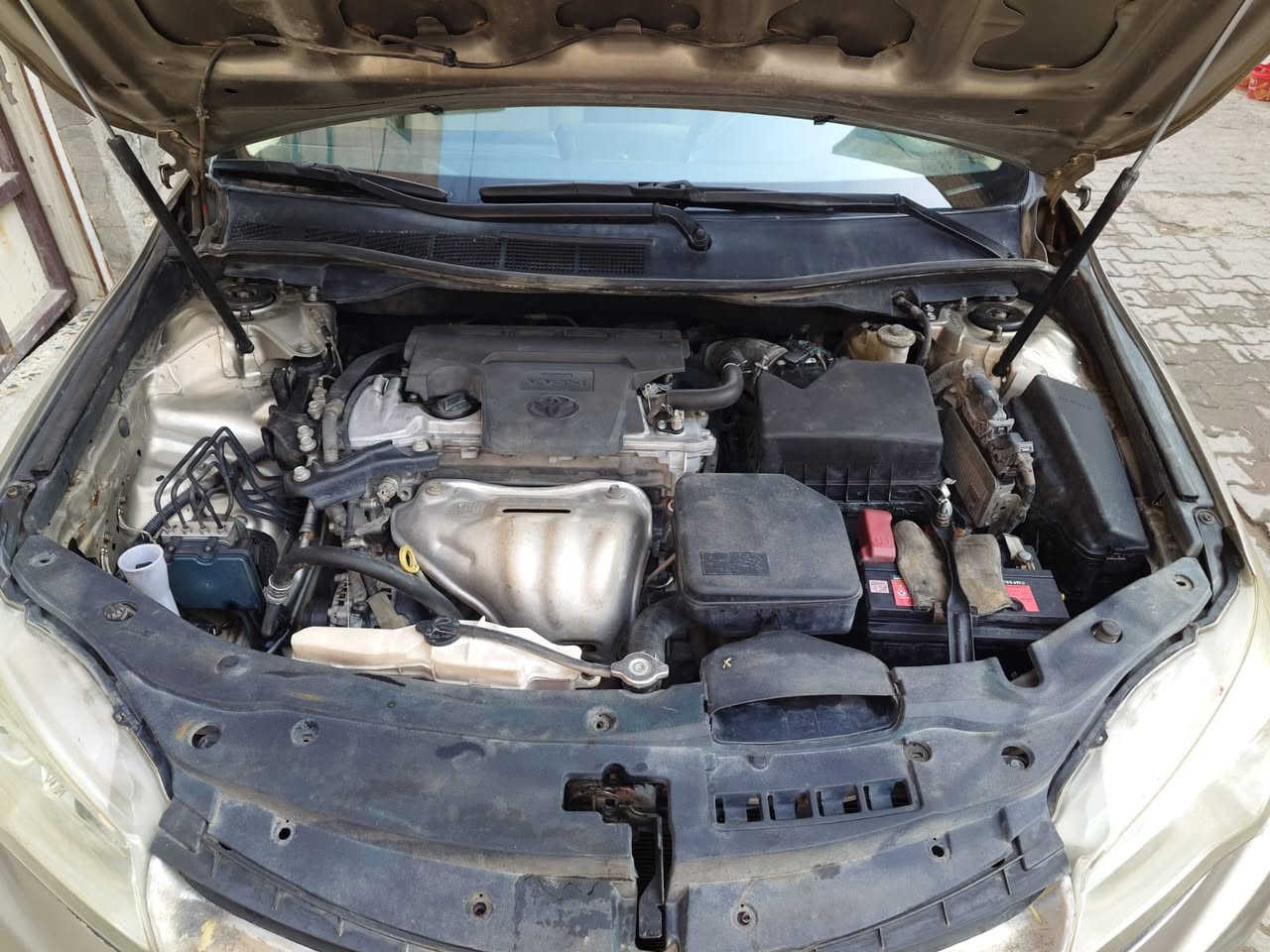 السلام عليكم كامري موديل ٢٠١٦ al حادث بنيد فقط بدون دواخل مبدل اصلي نفس اللون مكينه كير تبريد كله مكفول سياره نضيفه 
السعر ١٤٠ 
رقم الهاتف ***********
