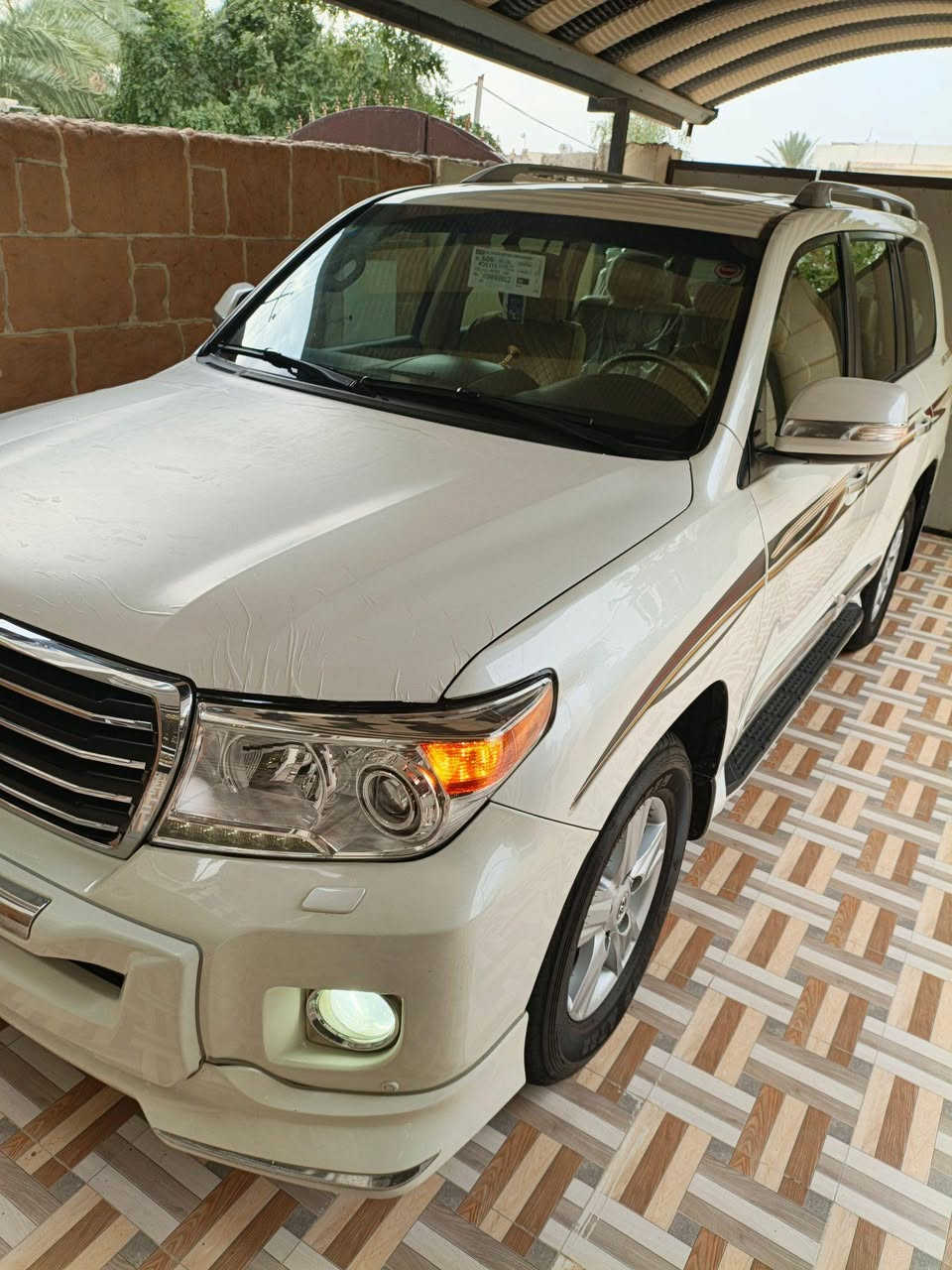 السلام عليكم
لاندكروز GX-R

موديل :2013 

ماشية : 165 KM

المواصفات 

فتحة 

بصمه 

كشنات كهرباء 

كشنات جلد 

داخل بيجي 

تحكم ستيرن 

صاجات 

 3 قطع تبريد 

 7 راكب 

حساسات امامية + خلفية 

لايت زنون 

بلوجكتور 

زراك لايت 

لد امامي 

هوك سحب 

فور ويل 4x4

المكينة 8 سلندر 

 4600 

مري شفط كهرباء 

اشاير بالمري 

دوسات 

ويل كب كروم 

نيكلات 

ويل كب كروم 

بصمة عدد 2 

(رقم بغداد )

ملاحظة:  السيارة بيها قطعتين صبغ فقط 

((السيارة جديدة جداً بدون اي نقص تخم تاير جديد صدر جديد بدون اي ملاحظات))

السعر : 315 وبيها مجال بسيط 

العنوان : ديالى بعقوبه

للاستفسار
 *********** بغداد, العراق
