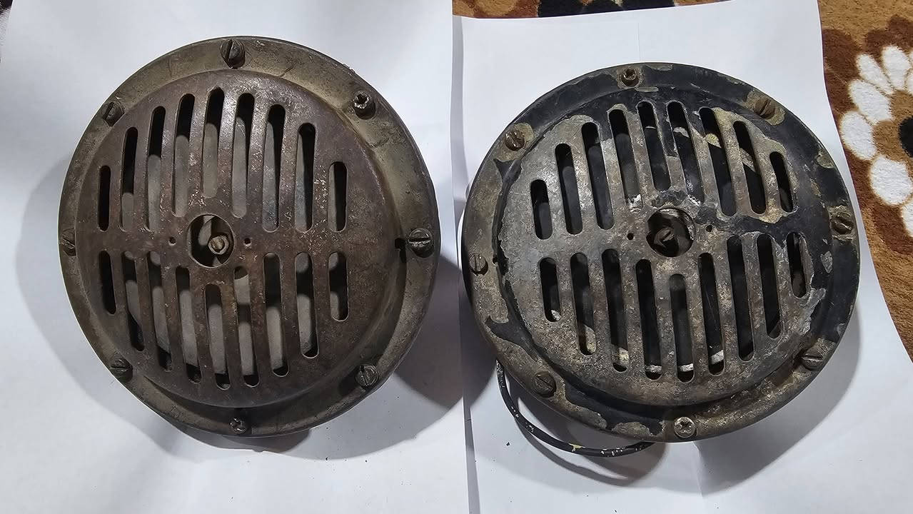 اخوان سلام عليكم عندي هاي هورنات بوش عدد ٥ اثنان اصلي والباقي ما اعرف صناعتهن وهذا طاط كوري اصلي اربع دكات بي للبيع اتصال ***********
