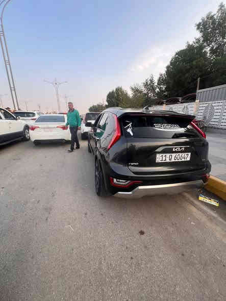 السلام عليكم كيا نيرو هايبرد تنسى البانزين موديل 2023 للبيع لون رمادي 
السيارة فوول اعلى موصفات  بالنيرو sx حتى الكتلوكات وياه كلشي يجي بالك بيها اسلايت 
فتحة
بصمة 
اشارة ترحيب عند الاقتراب من السيارة 
كشنات تدفئة تبريد 
كشن خزن ذاكرة 
والستيرن تدفئة تبريد 
تبريد قطعتين 
حساسات امامي خلفي 
شاشة حجم ١٩ كبيرة
 اتو هولد
هند بريك بصمة
مري شفط 
مري قلاب وية البك 
جنطة كهرباء 
جنطة شفط الصندوق ذكي يفتح عند الاقتراب منه  بالذكاء تلقائي 
تشغيل عن بعد
ماشية 35الف Km
دخول جديد بيها بنيد مبدل بلادي والباب والجاملغ ع بارد مرشوشات بلادي
رقم الموبايل***********
السعر 155وبيها مجال
