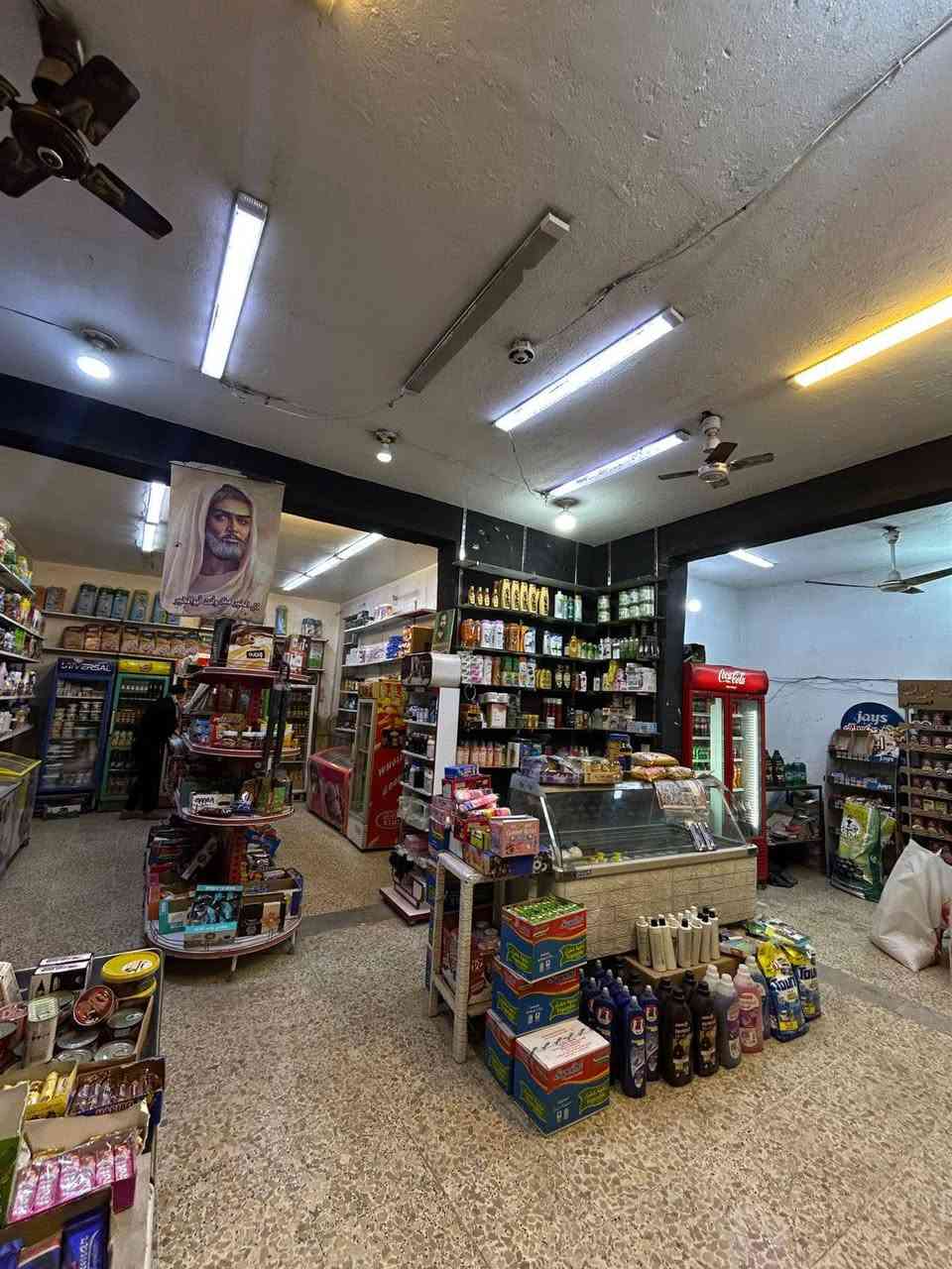 السلام عليكم
الأسواق للبيع المساحة 100 مربع 
بغداد _ البلديات _ حي التراث قرب عمارة ابو اسعد 
للأستفسار الاتصال 
*********** 
سيد عمار
