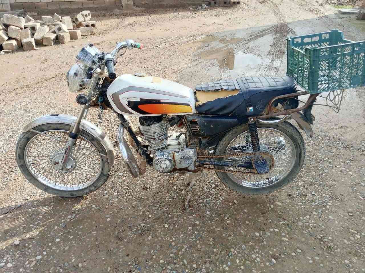 موطور نامي برو 2021 معمر جديد وياله مسطره أما الكهربايات بس الضو يشتغل باتري ما بيه السعر  225 الف وبيه مجال اتصل ***********
