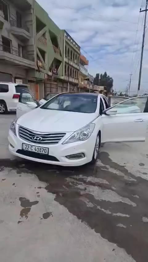 ازيرا خليجي 2015
فول مواصفات  
كشنات جلد كهربائية  تدفئة وتبريد
بانوراما
شاشة
كاميرا خلفية 
اضاءة زينون و LED
 ويل 19
نظام دخول وتشغيل ذكي 
حساسات امامي وخلفي 
تثبيت مسار 
هاند بريك بصمة
اوتوهولد
ماشية: 120 الف كيلو 
بدون ظرر بدون صبغ بدون اي ملاحظة  
كلين كفالة عامة.
 الاستفسار على واتساب  
***********
