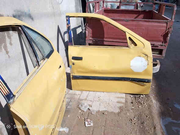 3 ثلاث ابواب سمند للبيع بسعر مناسب جداً العنوان ديوانيه الحمزة الشرقي ***********
