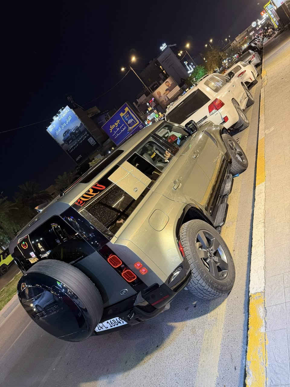 السلام عليكم
دفندر 2022 
مكفوله بيها فقط ربع الجاملغ الامامي كلير 
مكينه 6 سلندر p400 
ماشيه 50 الف 
فول عدا الجكات 
رقم دهوك 
تحويل او وكاله 
مكان السياره بغداد
للاستفسار *********** 

السعر 63 الف وبيها مجال
