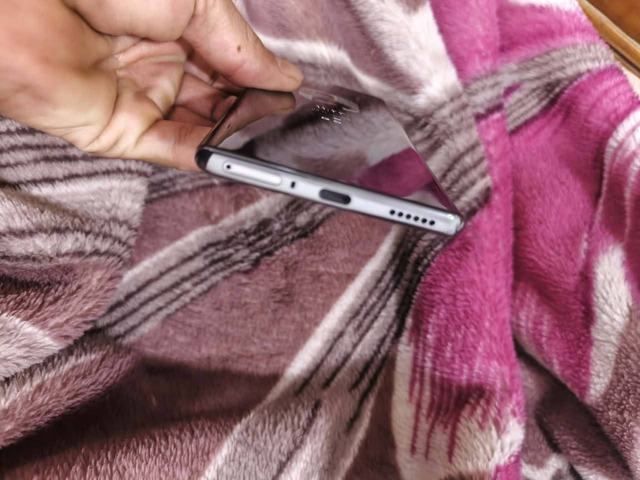 @إشارة سلام عليكم جهاز تكنو كامون 40 برو فور جي 
مستخدم سبوع مبدل ضهر اصلي فقط وممبين مبدل ابد 
مكفول من الشخط كامل ملحقات للبيع السعر 300 قفل 
***********6
