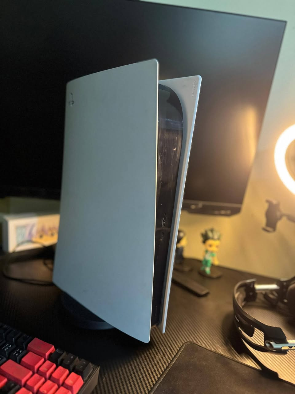 سلام عليكم ورحمة الله وبركاتة بلي فاف ديجتال مستعمل بس قليل حيل الله شاهد نضيف 90 بل 100 لا مفتوح ولا مصلح 
و بي 41 لعبة 
العاب
1- Call of Duty modern warfare Remastered
2- Call of Duty modern warfare 2 Remastered
3- Call of Duty modern warfare ( 2019 )
4- Call of Duty WW2
5- The last of Us 1
6- The last of Us 2 Remastered
7- Tomb rider
8- Rise of The tomb rider 
9- Shadow of The tomb rider
10- God of War Ragnarok
11- Farcry 5
12- Farcry zero dawn
13- Dying light
14- Assassins creed Odyssey
15- Assassins creed Origins
16- Assassins creed Valhala
17- Battlefield 1
18- Battlefield V
19- Battlefield hardline
20- Ghost recon wildland
21- Ghost recon breakpoint
22- The witcher 3
23- Fallout 4
24- Watch dogs legion
25- Back 4 blood
26- DOOM Eternal
27- Metro Exodus
28- Mafia
29- Spider man miles morales
30- FC 25
31- Fifa 23
32- Borderlands 3
33- The evil within 2
34- Batman
35- Batman : The enemy within
36- The division 2
37- Wolfenstein 2
38- Resident evil 2
39- Unravel 1
40- Unravel 2
41- Mortal kombat 11
السعر650بي مجال شي قليل 
موقعي بغداد
رقمي ***********
الي مو شراي لا يدخل يراسنلي
