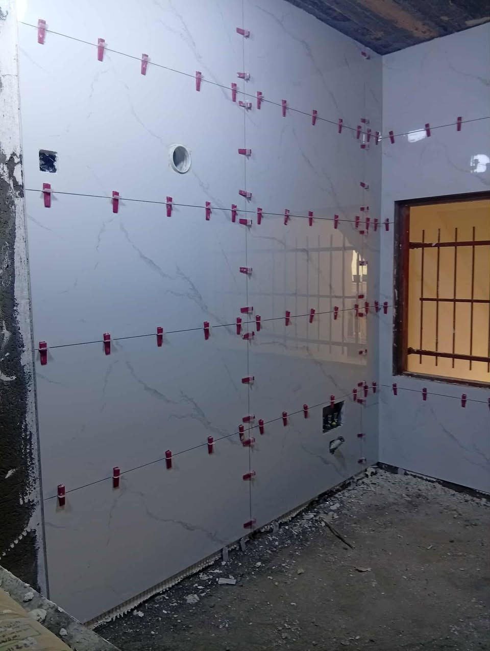 السلام عليكم خلفه سيراميك جدران واضيات اشتغل بورسلين وكاشي ومرمر وبيات شغل درجه أوله التزام ف العمل متواجد داخل بغداد فقط ***********الرقم به واتس اب
