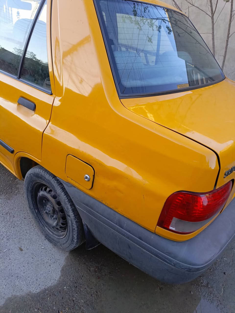 سايبةموديل ٢٠١٨سيارة من الشركة باسمي  بيها طخة بلجاملق الخلفي كما موضح في الصورة  السعر ٤٤ وبيها مجال
الرقم الهاتف  ***********
