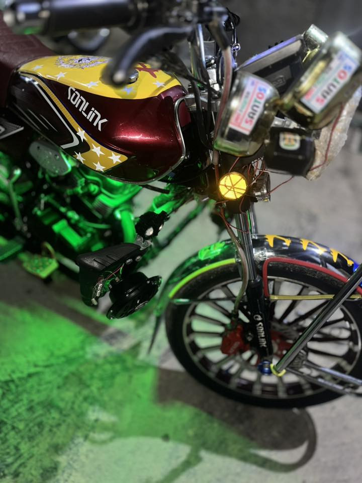 سولنك زنجيل محرك ٢٠٠موديل ٢٥
بيع ومراوس بصمات وسويجات اوراق مكاني القائم
ماشي ٤٠٠٠ألف وشوي بعده جديد فول نضافه وكماليات 
مرأي موجوده ويا شبجه


**إذا كنت صاحب هذا الإعلان وتريد حذفه لأي سبب، رجاءا أرسل رسالة إلى الدعم الفني**