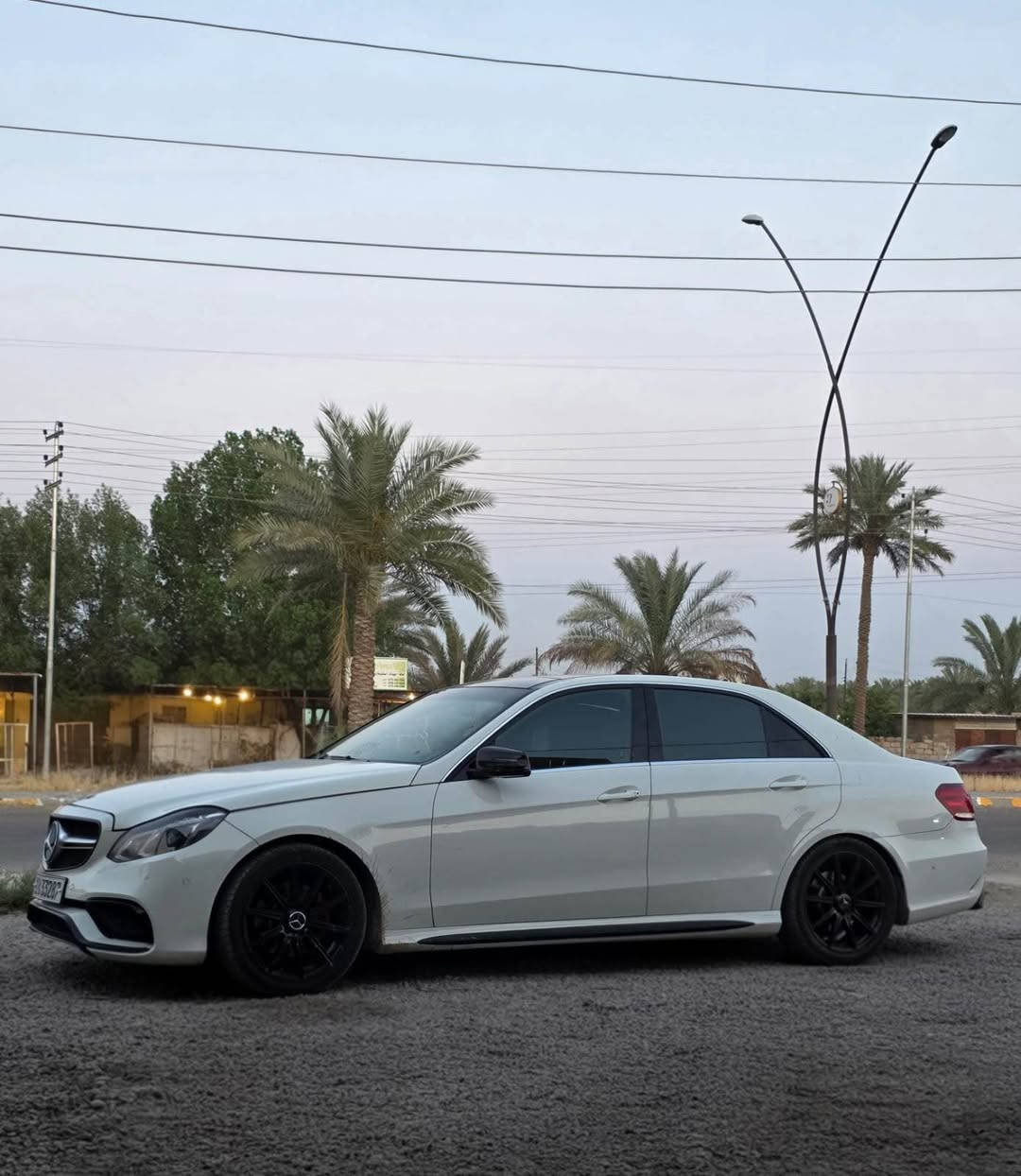 مرسيدس E350 موديل 2011 محدثه 2016 كلين بدون ضرر فقط لأن تحديث صبغ البندي فقط بدون ايرباك بدون دواخل. 
سيارة نظيفة جداً، محرك 6 سلندر قوي، كاملة المواصفات (جلد، ذاكرة مقاعد، فتحة سقف، حساسات). السيارة جاهزة 
التواصل علة الرقم : *********** بغداد, العراق
