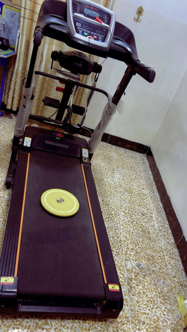 � مشاية كهربائية مع شاشة عرض للسرعة، الوقت، المسافة والسعرات الحرارية.
🔹 تحتوي على جهاز هزاز للبطن والخصر.
🔹 جهاز تمارين للبطن وشد الجسم.
🔹 مرفق وياها أثقال (2 × 1 كغم).
🔹 مناسبة للمشي اليومي، حرق الدهون وتحسين اللياقة البدنية.
🔹 الاستخدام خفيف جداً وما صار على شرائها شهر.
🔹 الحالة ممتازة جداً ونظيفة، مثل الجديدة تقريباً مستخدم قليل جدا.

✨ سبب البيع: عدم التفرغ للاستخدام.

💯 فرصة ممتازة لمن يريد جهاز رياضي متكامل بسعر أقل من الجديد.

السعر: (500 وبي مجال)
الموقع: (موصل ايسر)
التواصل على هذا الرقم
‭***********
