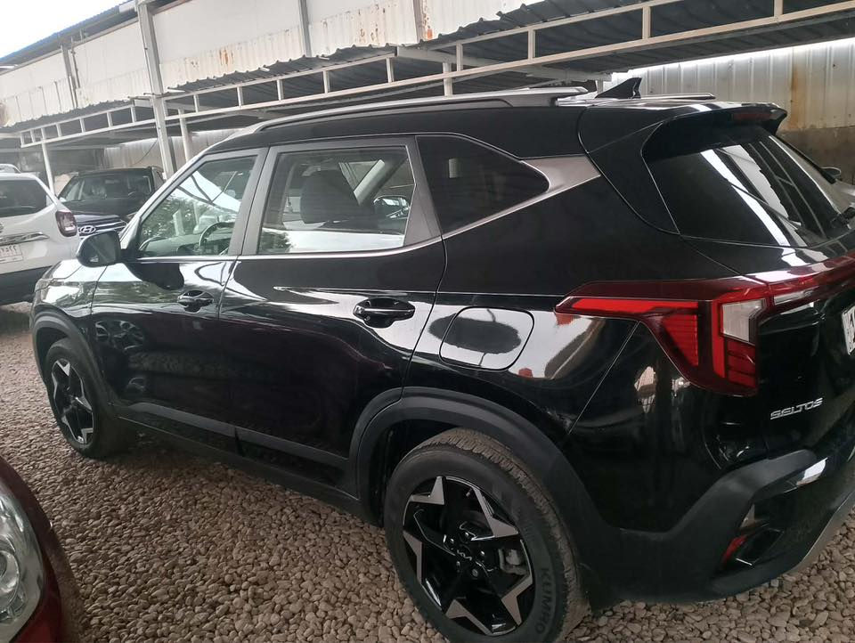 كيا سلتوس
2024
محرك 2000 دوش
ماشيه 24 
فول مواصفات
بصمه
فتحه 
كشنات جلد كهرباء
كير  مبدل جديد
مكينه مكفوله
سونار جديد
ولا قطرة صبغ بيه
حادث دعاميه ومازدات مبدل جدد بلادي 
بدون ايرباك
للاستفسار اكثر عالواتساب على الرقم ***********
