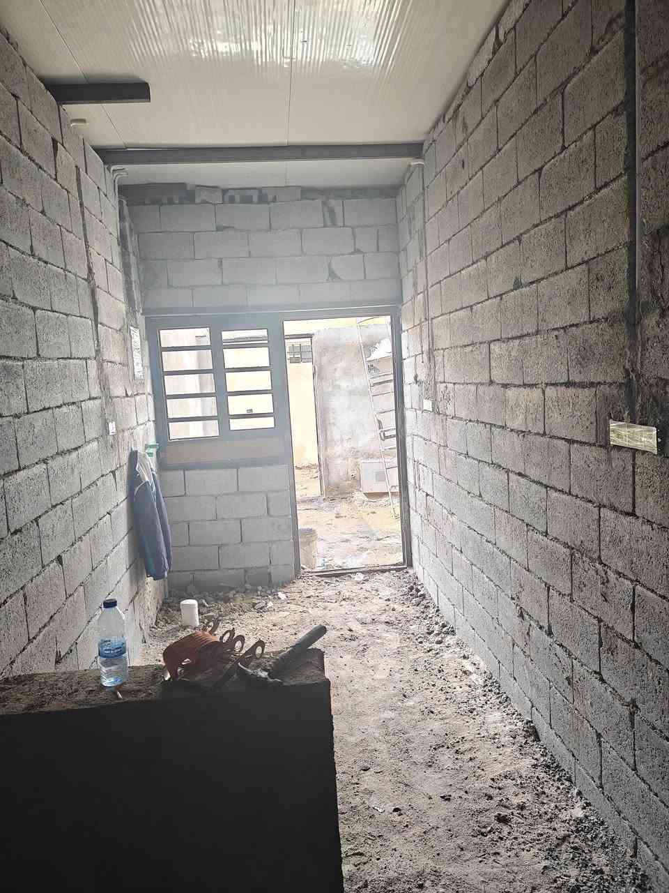 السلام عليكم بيت للبيع مساحه 100متر نوع عقار طابو زراعي وكاله ونسخه من طابو بيت تسيس ماي ومجاري وكهرباء سقف سندويج ارضي رباط كونكريت اي ستفسار ***********  مكان البيت جزيره اليوبه
