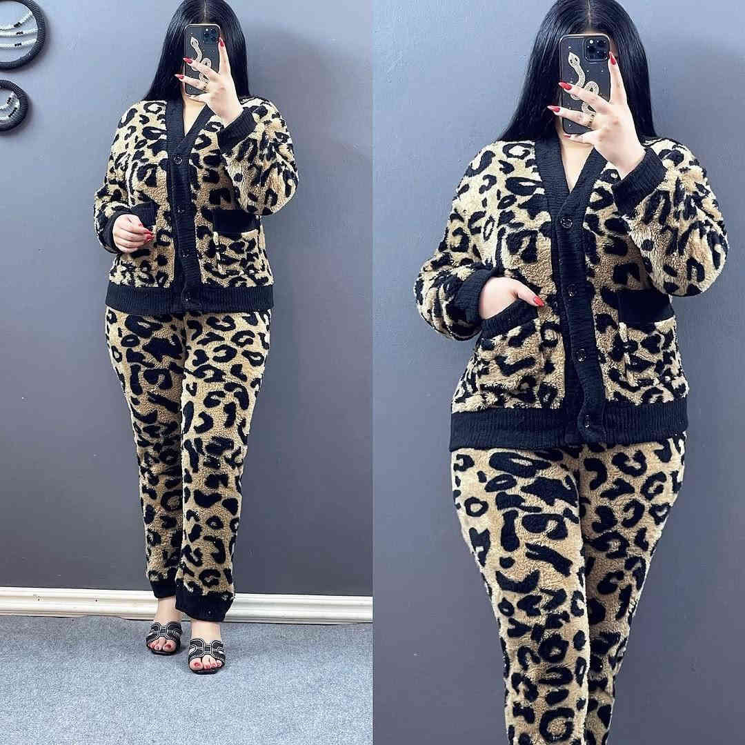 متوفر ملابس بسعار الاجملة ملابس داخليه وداشديش وتركات مراسلة صفحة او واتساب ***********
