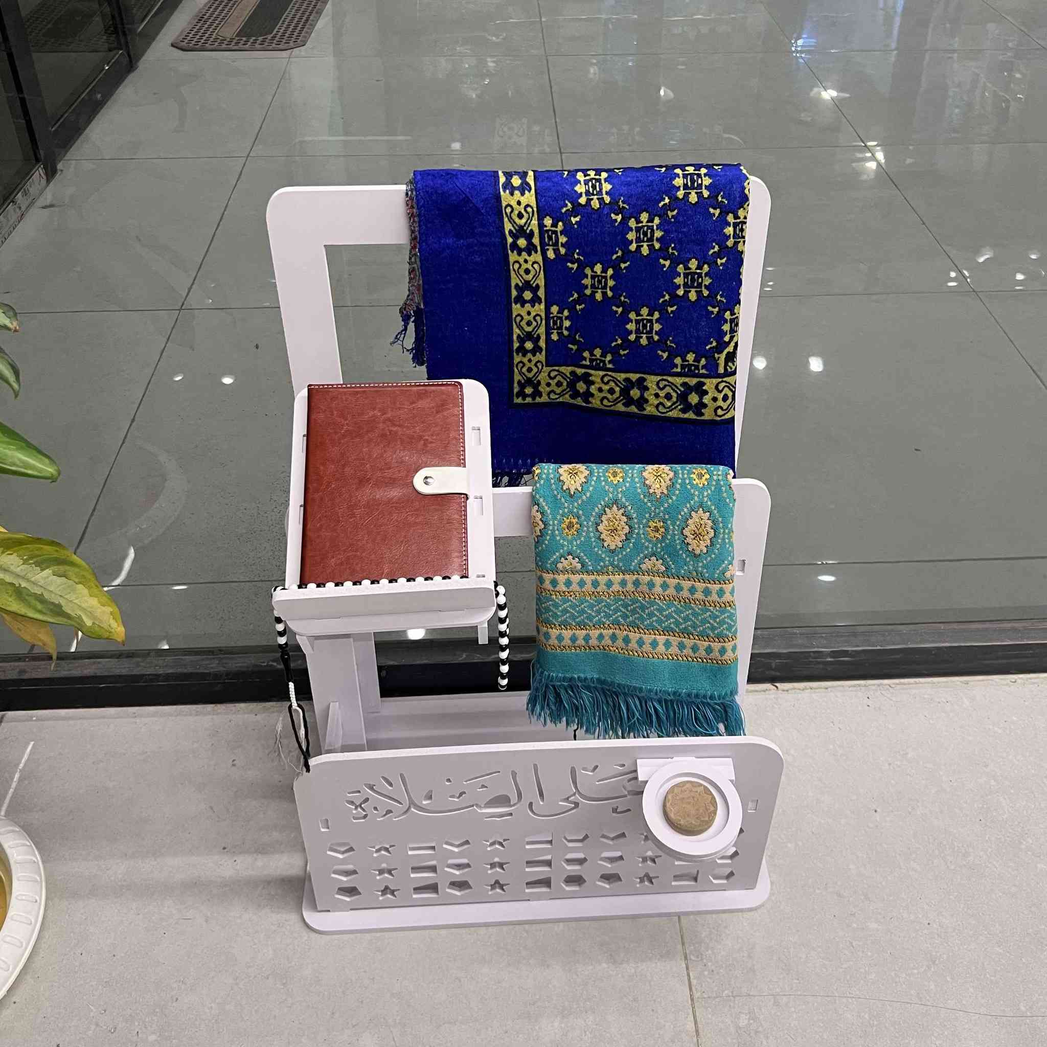 ستاند قرآن وصلاة متعدد الاستخدام مع حامل مصحف وحامل سجادة – تصميم مزخرف

• منظم عملي وأنيق للقرآن الكريم ومستلزمات الصلاة بتصميم مزخرف يناسب المنزل أو المصلى.

• بغداد, العراق


**إذا كنت صاحب هذا الإعلان وتريد حذفه لأي سبب، رجاءا أرسل رسالة إلى الدعم الفني**