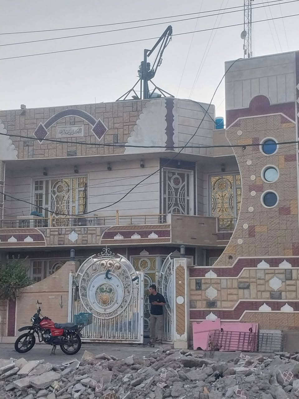 سلام عليكم  ونج نحاله بانزين لتصعيد جميع مواد البناء كوت  طابوك رمل اسمنت اشتايكر زميج مرمر اكرانيت سيراميك فرمستون ابلوك  من الطابق الأول الئ الطابق العاشر التزام بلمواعيد (***********(***********) كادر ونجات حسن العكيلي
