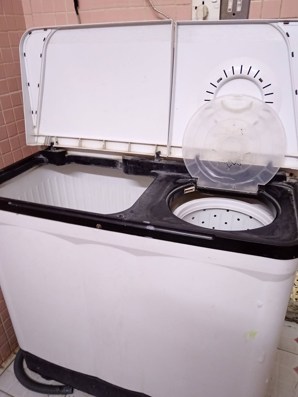 غساله للبيع 80قفل 
غساله حجم الحوض 2Xالكبير.   الغاله شغاله 100/100 مكاني موصل حي النور


**إذا كنت صاحب هذا الإعلان وتريد حذفه لأي سبب، رجاءا أرسل رسالة إلى الدعم الفني**