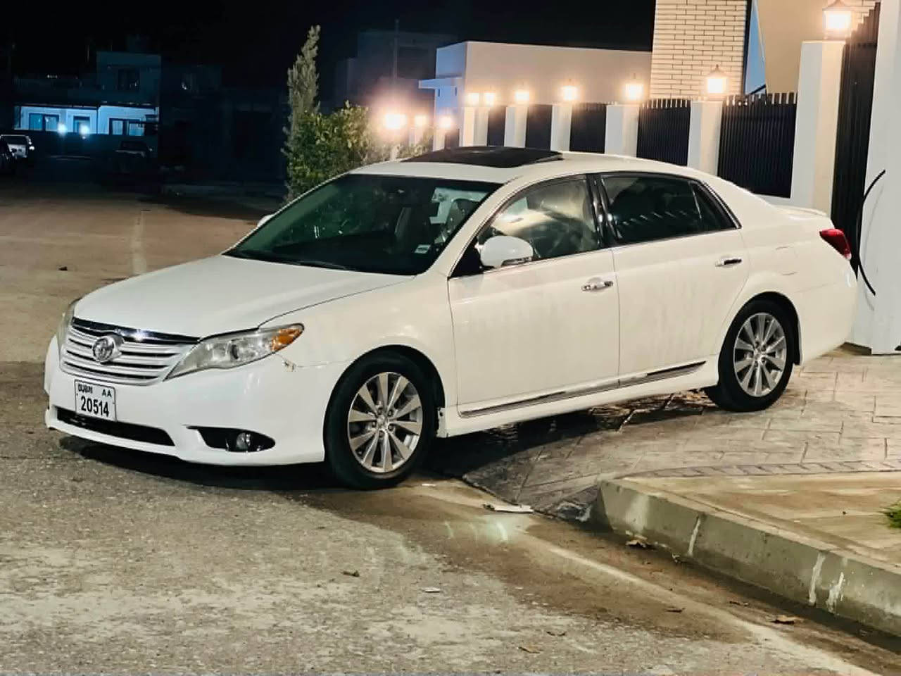 بەناوی خوای گەورەو میهرەبان تۆێۆتا ئەڤەلۆن ٢٠١١ ساخ ساخ ساخ رەقەم دوبەی فول مواسەفات لیمیتیدب پەردە سلەیت پەسمە کوشن خەزن کوشن ساردو گەرم کوشن کارەبا کامل پەمپە بەس بۆ جوانی بی دەحمو لیدران مەکینەی کراوەتەوە بەشەرت بی دوکەل بی بوخارە 
سعریشی: 100گەڵا و مەجالێ زۆر کەم 
رەقەم : *********** رانية, السليمانية
