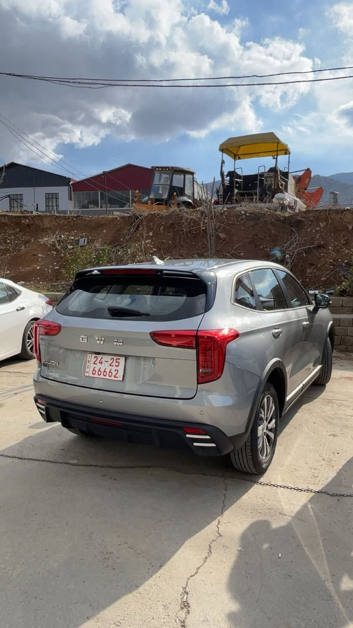 هافال جوليان نص مواصفات صفر كليو متر مرقمه دهوك موديل 2026 ضمان خمس سنوات وعليها تامين شامل من البنك سعر 150 ومجال 
***********
