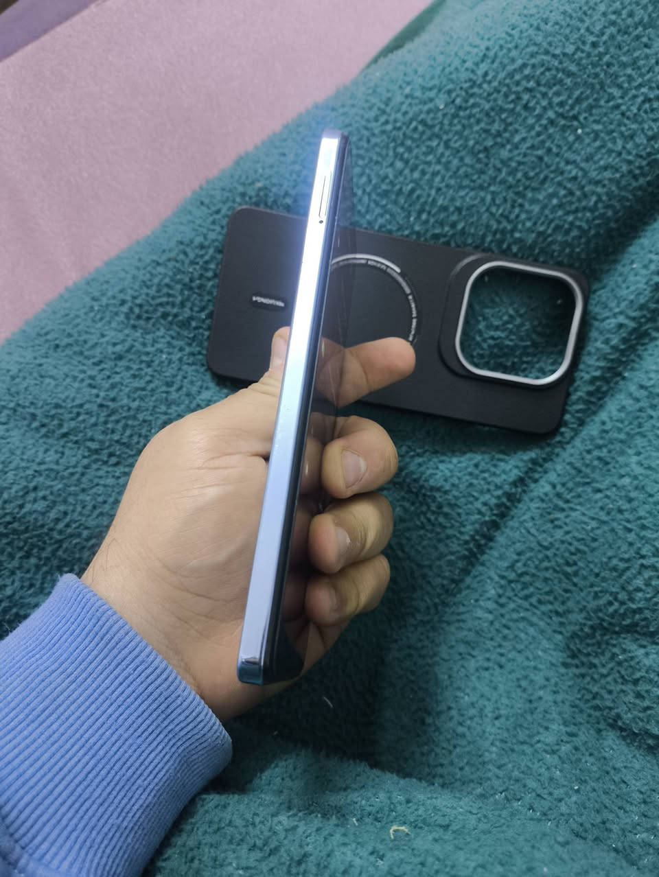 انفنكس هوت ٤٠ برو فايف جي ( مكفول )

ذاكرته ٢٥٦ عشوائية ١٦ 
نظيف وكله شغال مكفول
سعره ١٥٠ الف 

مكاني بغداد البياع للاتصال ***********

ماعندي توصيل
